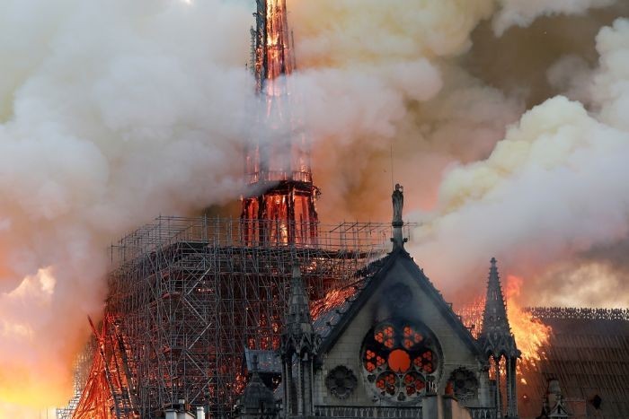 Notre-Dame-burning
